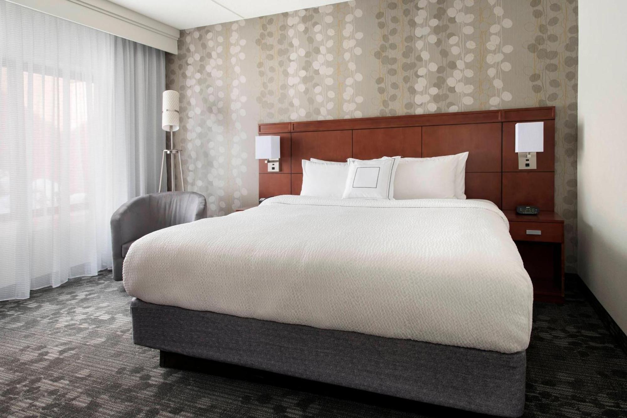 Courtyard By Marriott Boston Norwood/Canton Bagian luar foto