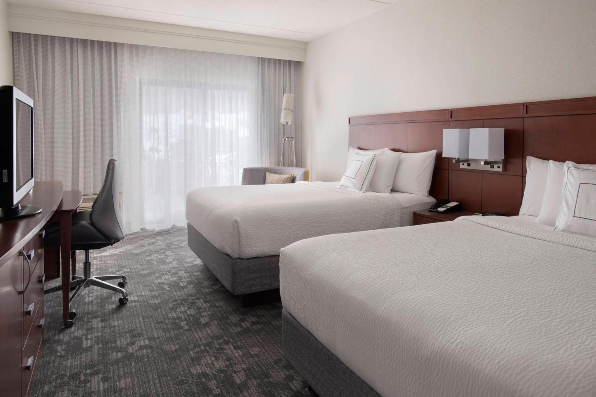 Courtyard By Marriott Boston Norwood/Canton Bagian luar foto