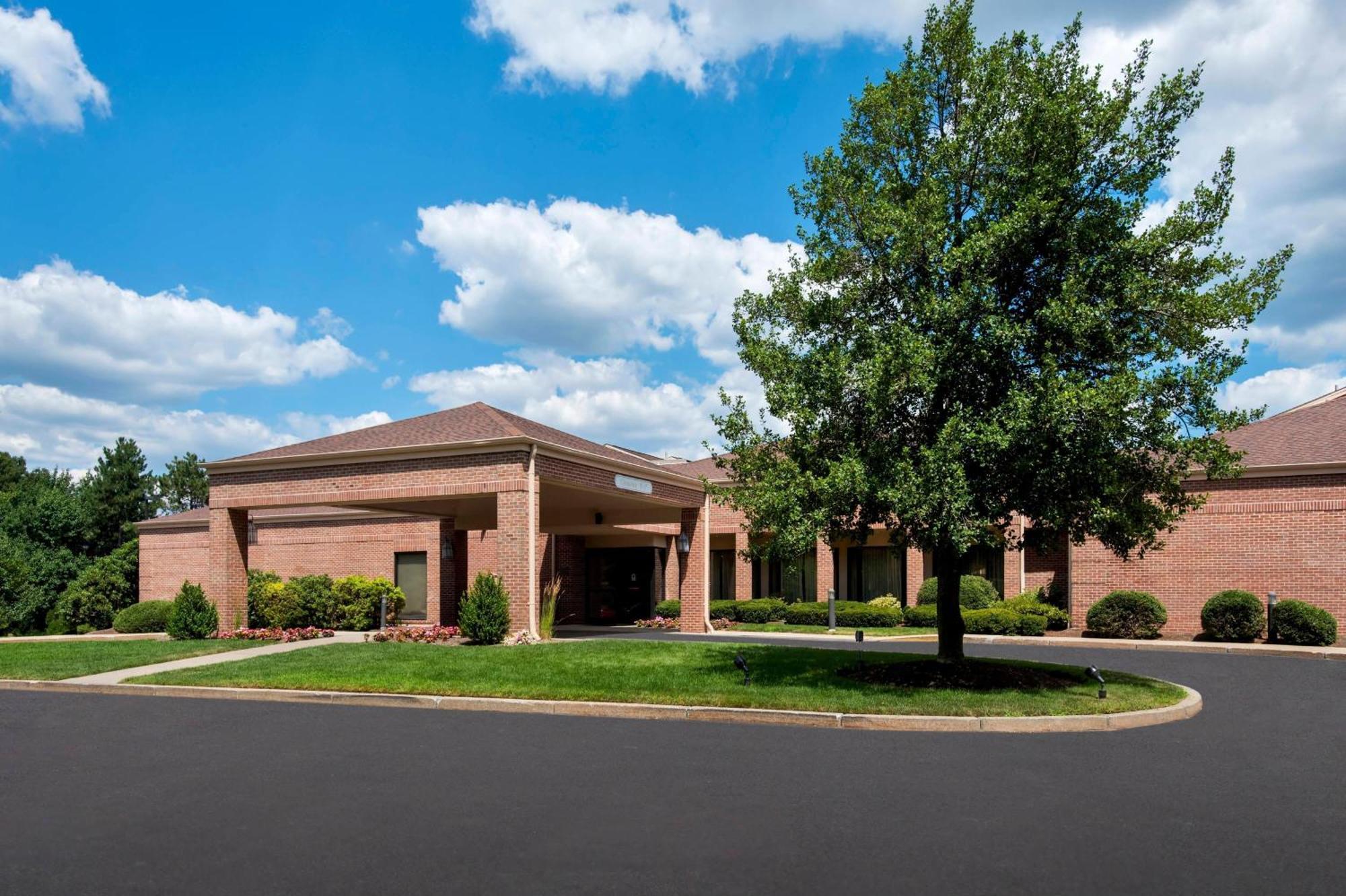 Courtyard By Marriott Boston Norwood/Canton Bagian luar foto