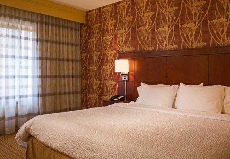 Courtyard By Marriott Boston Norwood/Canton Bagian luar foto
