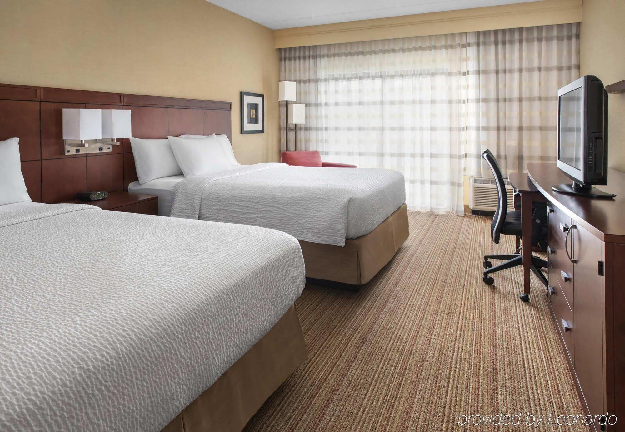 Courtyard By Marriott Boston Norwood/Canton Bagian luar foto